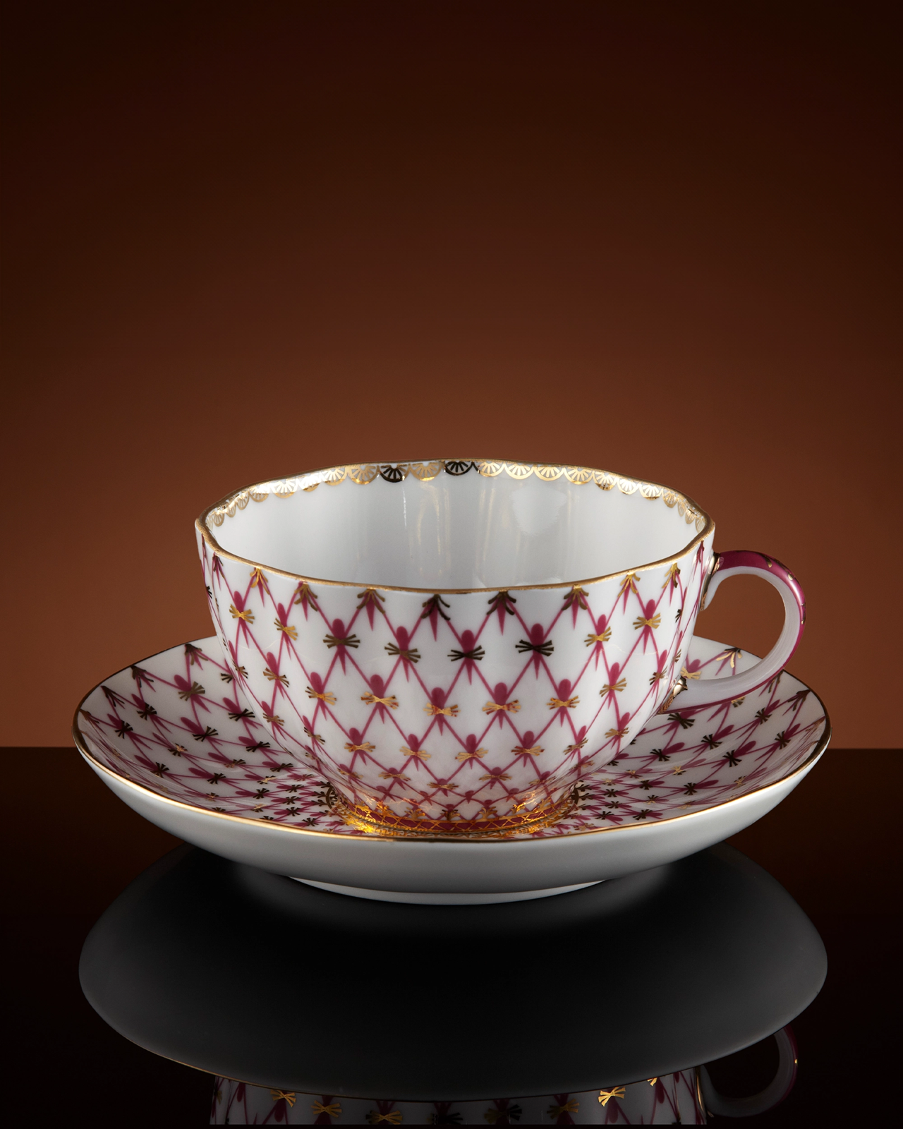 Taza de té y platillo Tsarina de color violeta | TWG Tea
