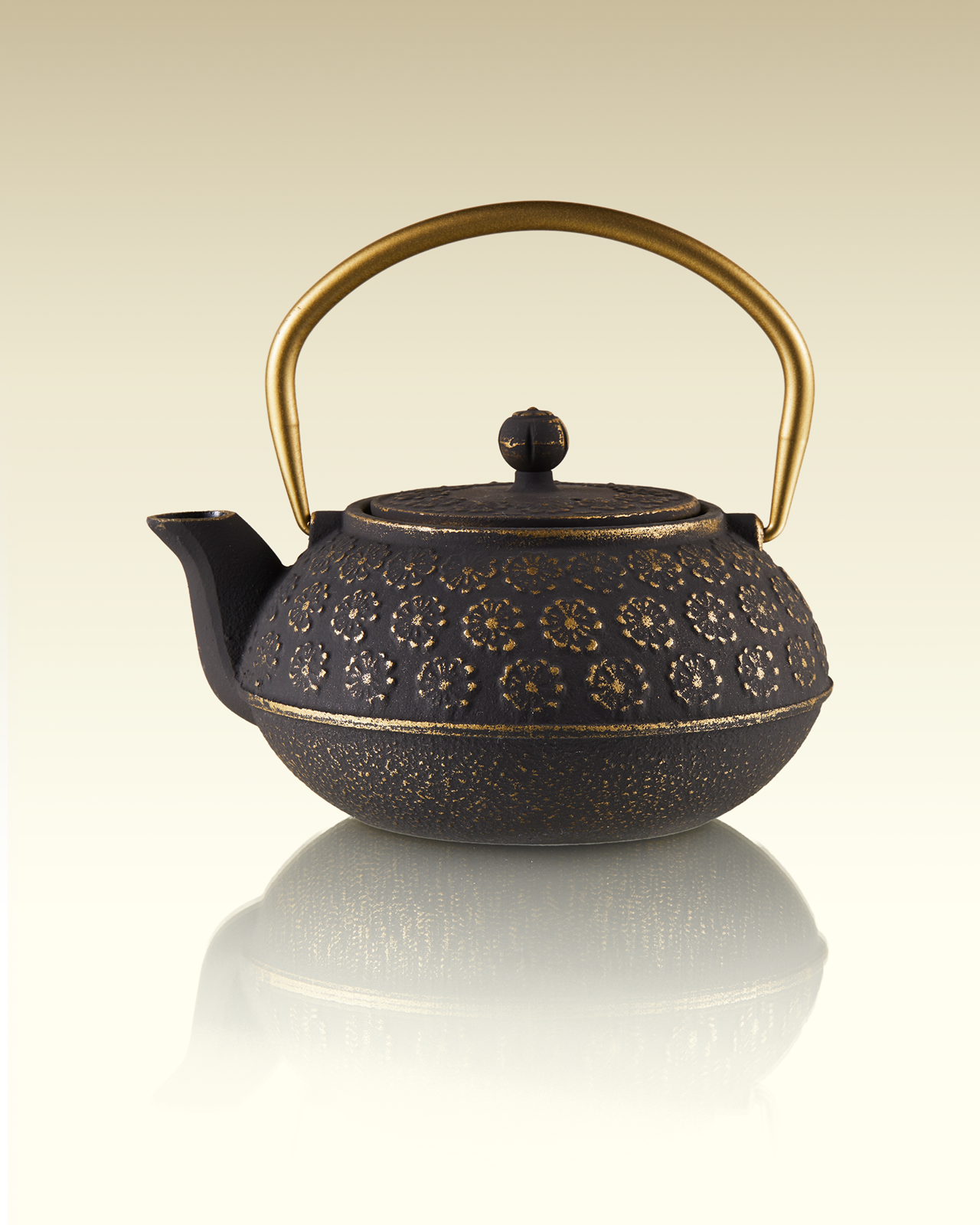 Sakura Teapot in Black (600ml) | TWG Tea